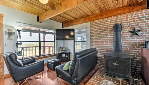 Pet-Friendly Fredericksburg Cabin with Hot Tub! - Foto 3