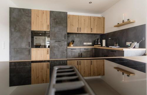 Kleeoase - Luxus Apartment- Jacuzzi - Dachterrasse - Kochinsel - kostenlose Parkplätze - See in 10 min - Foto 12