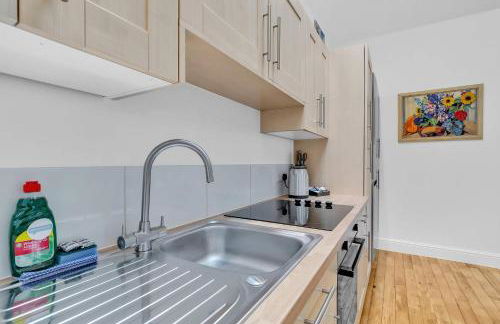 Garden Lodge With Parking By My Getaways - Foto 14