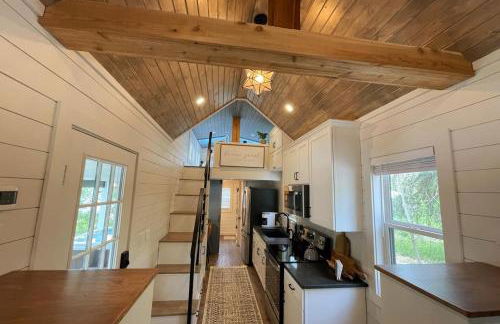 Stargazers' Retreat A Tiny Home on the Riverside - Photo 3