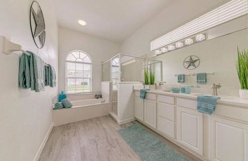 596 Modern 5 bed home overlooking beautiful golf course and conservation with Games room - Foto 68