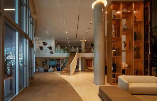 Landing Incredible 2BD Pool - Photo 20