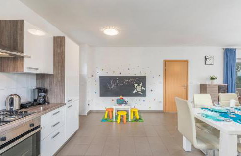 Villa Marilu, modern villa with pool near the sea - Foto 34