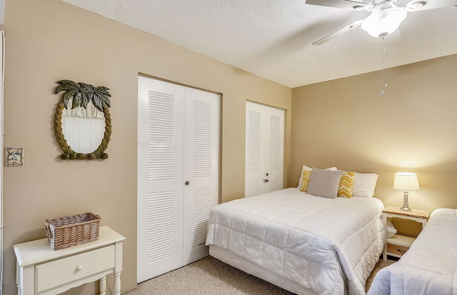 Dolphin Point 202a 2 Bedroom Condo by RedAwning - Foto 4
