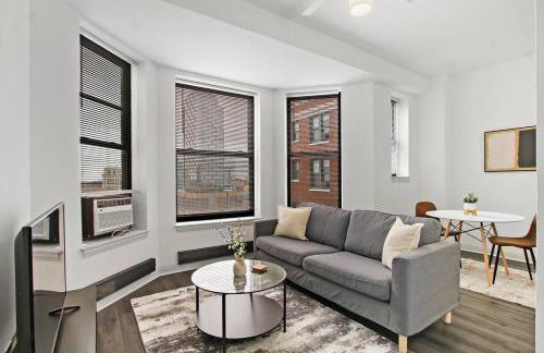 1BR Modern Apartment in Chicago - Del Prado 811 - Photo 1