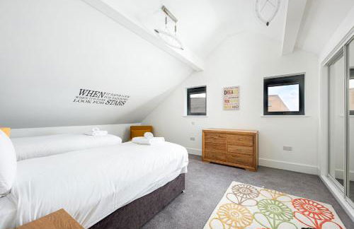 Lakeside property with spa access on a nature reserve Overton Island 11 OI11 - Photo 17