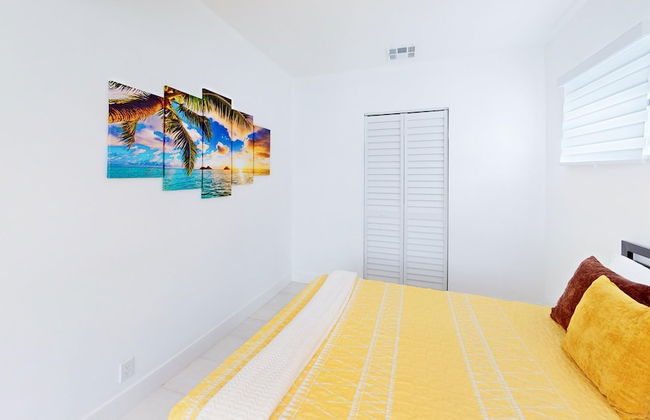 Casa Lucia 5 Bedroom Home With Pool Near Hard Rock Casino - Photo 34