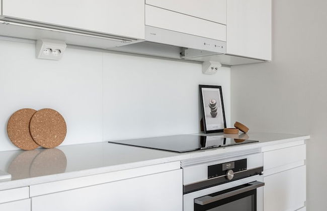 Stylish New 1BR Home with Sauna, Hosts 4 Guests - Foto 5