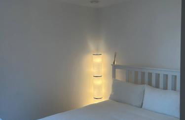 Central 1-Bed Apt for 4 Close To Transport Shops - Foto 17