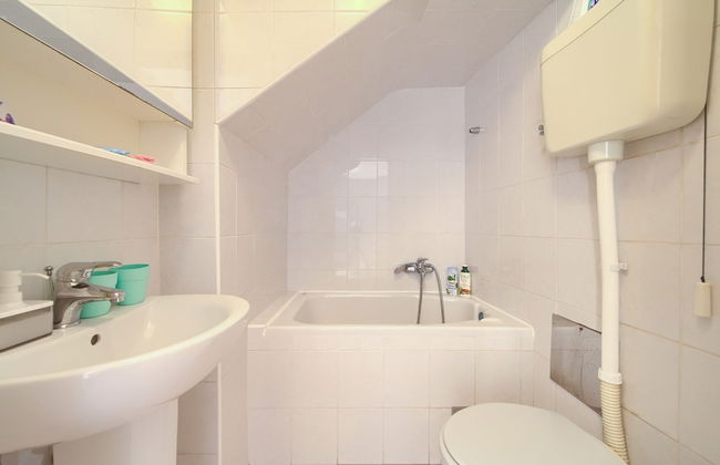 Chic and Charming Krk Downtown Apartments - Photo 28