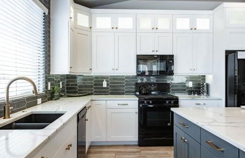 Paradise Village 113 Water Park and Kids Cove, Ping Pong, XBOX 360, Games, Beautiful Mountain Views, and More - Foto 12