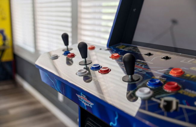 Romantic Cabin Retreat By Ghosal Luxury Lodging - Photo 26