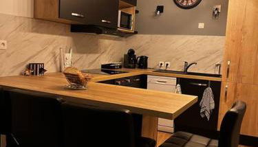 T2 PARFAITEMENT SITUÉ AU PIED DE LA CATHÉDRALE - Foto 5