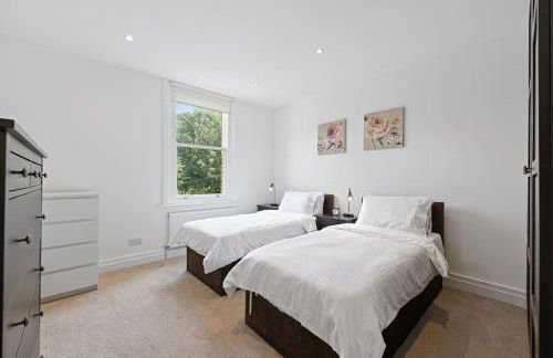 Ealing Broadway - Lovely 2-bedroom flat with offstreet parking - Foto 1