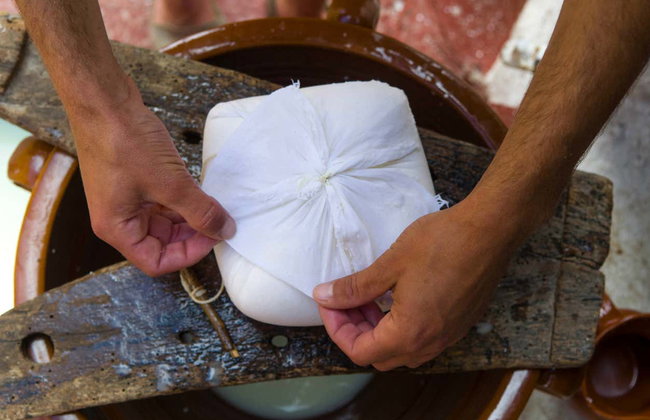 Binissues Ticket + Cheese Making Demonstration - Photo 5