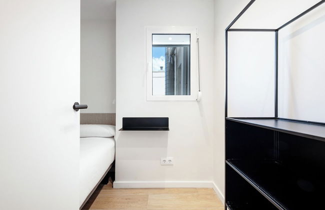 AinB Barcelona Sants Apartments - Photo 45