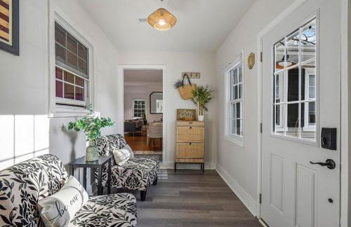 Cozy 4BR Retreat - Private backyard, Gazebo & Grill - Foto 23