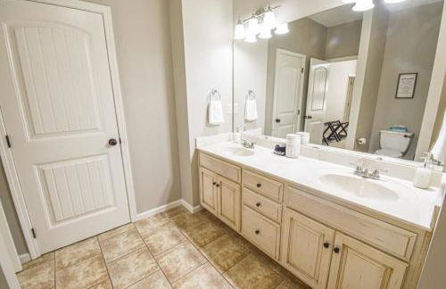 The Crimson Retreat Only 5 Miles to the Stadium BBQ Coffee Games - Foto 37