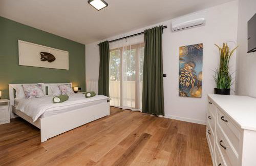 Villa Pietro with a heated Saltwater pool - Photo 2