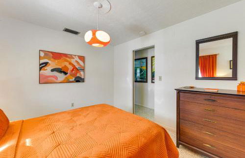 Lanai and Pet Friendly! Retro-Chic Sarasota Home! - Foto 17