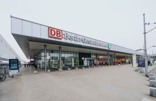 Homely Berlin - Familien & Gruppen, Eigener Eingang, Top Anbindung - Foto 33