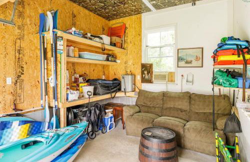 Waterfront Home With Boat Dock & Study - Photo 34