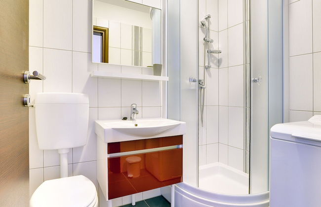 Detached Villa With Pool and Large Garden in Quiet Area Near the Sea - Foto 16