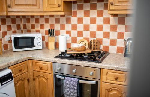 Adrian House, near Hospital, easy parking + garden - Foto 15