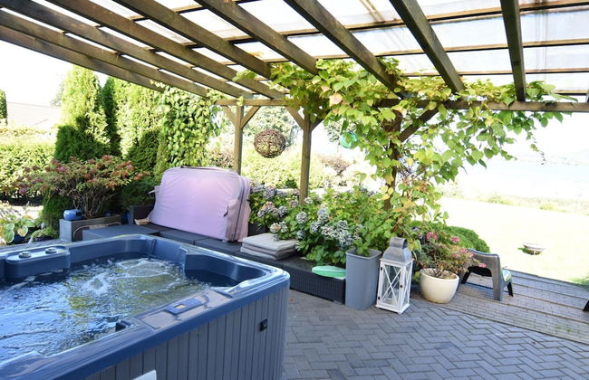 House With Private Beach by the Lake, Whirlpool - Foto 15