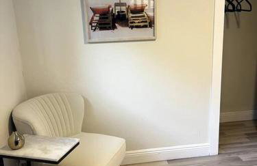 Modern Tropical Oasis with Arcade, HotTub & MiniGolf - Foto 13