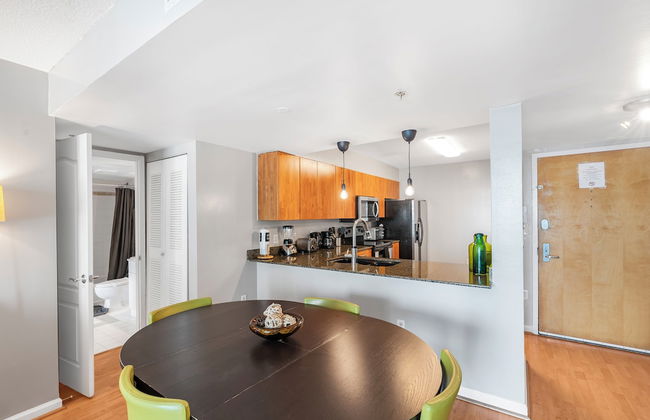 Sky High 31st Floor Condo W Parking - Foto 49