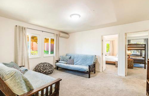 Sierra Vista by Willowbend Creek and waterfalls, Sleeps 16, with Hot tub, Play Yard, Arcade - Foto 5