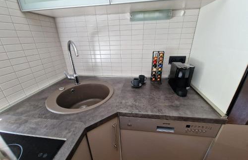 Sleep, Eat, Repeat and Park Your Car in City Center - Foto 14