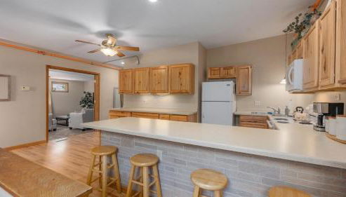 Lantern Condos at Lumberyard Lofts - Photo 2, stove, minibar