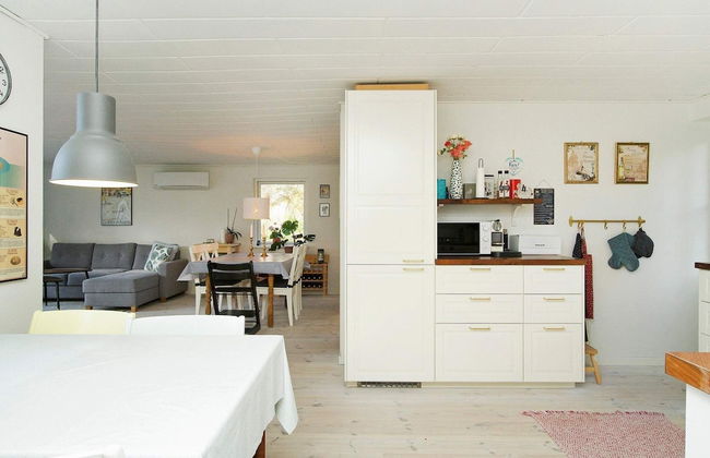 6 Person Holiday Home in Hojby - Photo 9