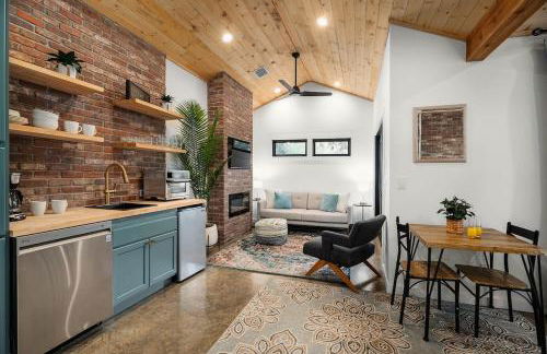 Petit Paradis Studio with hot tub - Photo 3