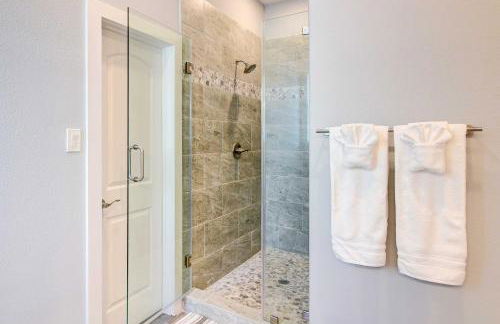 Private Dock and Patio Waterfront Galveston Retreat - Photo 15