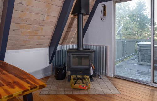 Hot Tub-EV-Kid Friendly-Arcade Game-BBQ-Fire Pit - Photo 20