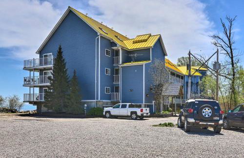 Cozy Lakefront Middle Bass Retreat with Balcony - Foto 24