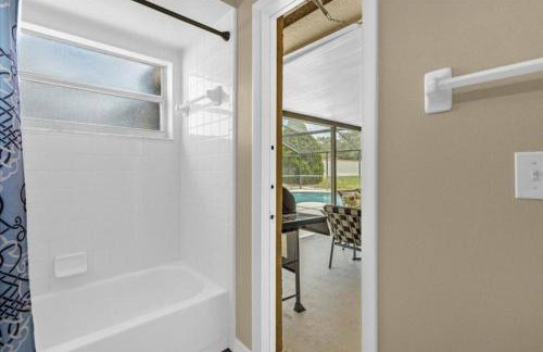 5Bd 2 Bath with Gameroom & Pool 1 story House - Foto 24