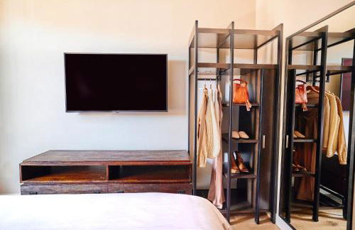 The Docent's Collection - Photo 50