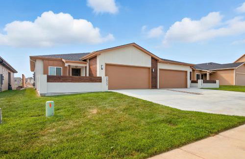 Brand New Cool Comfy Lawrence Retreat Duplex - Photo 29