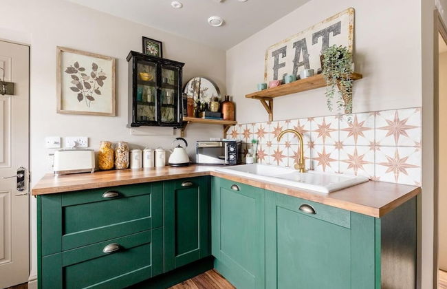 1 Bed Studio Sleeps 2 -patio -garden -dogs Ok - Foto 4