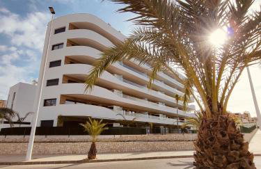 Claudia Luxury Apartment near the beach with a pool, gym, and secure gated parking - Foto 36