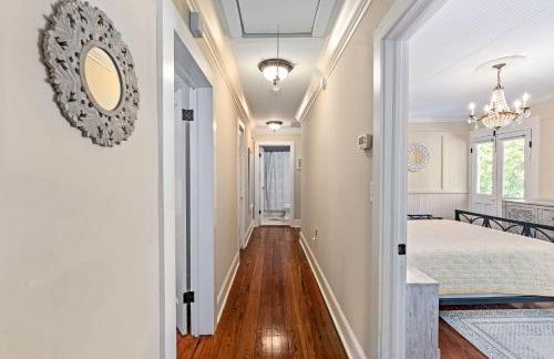 Secret Garden Hideaway l Walk to DNTN l Sleeps 8 - Foto 35