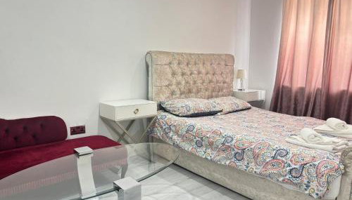 Nicely furnished 2 Bedroom Property Independent with Parking - Foto 2