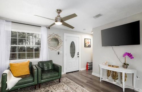 Lovely Modern 3 Bedroom Town Home - Foto 16