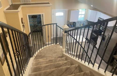 StockYards-BBobs-4mins! GrayLee House.4-Bedrooms - Foto 20