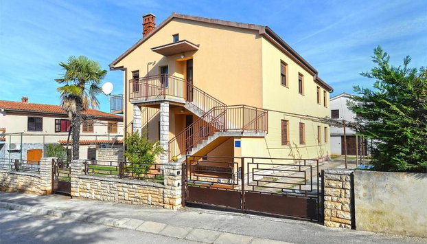 Spacious Apartment in Peroj With Terrace - Foto 2, Imagem principal