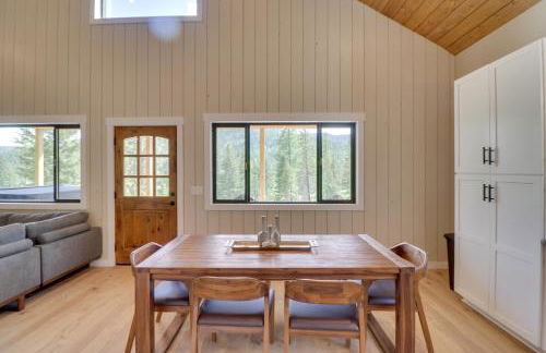 Lakeside Cabin with Hot Tub 3 Mi to Flathead Lake! - Foto 7